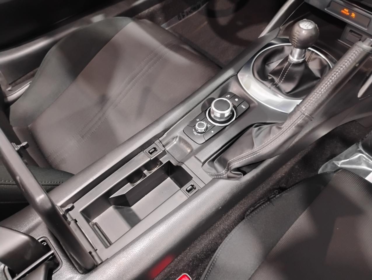 Mazda MX-5 Miata Sport 6AT 2021