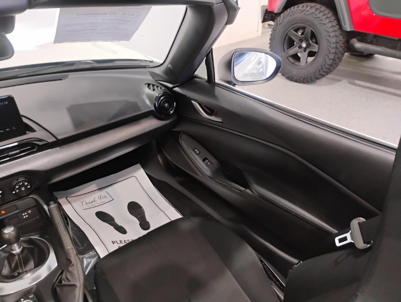 Mazda MX-5 Miata Sport 6AT 2021
