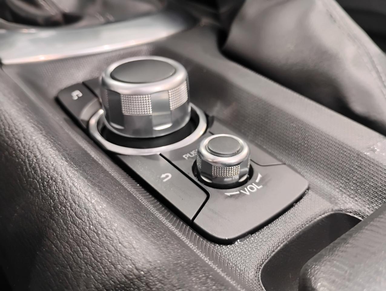 Mazda MX-5 Miata Sport 6AT 2021