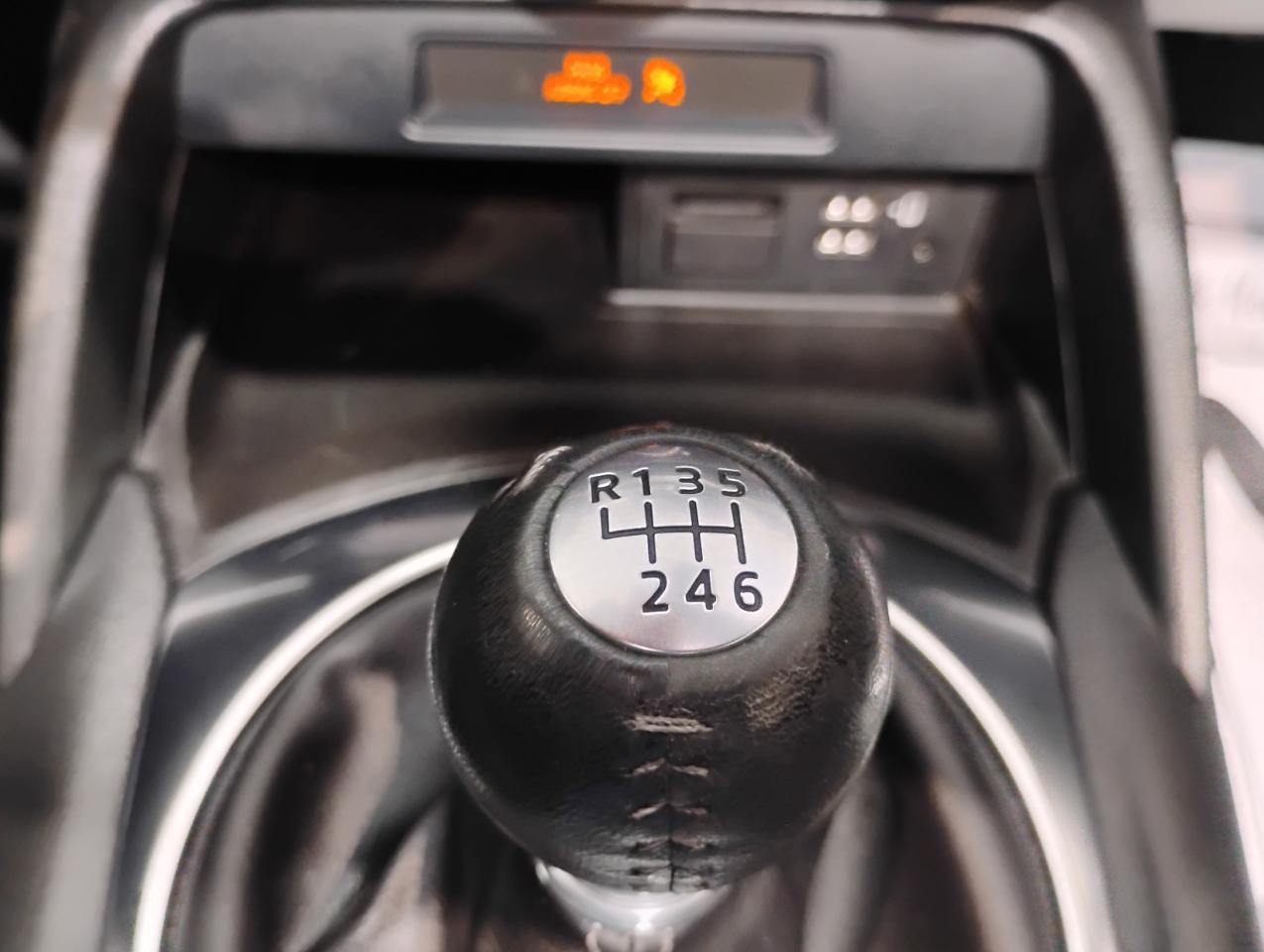 Mazda MX-5 Miata Sport 6AT 2021