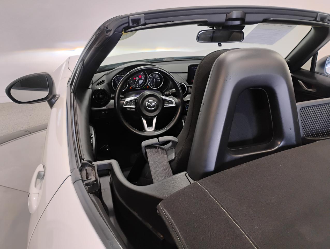 Mazda MX-5 Miata Sport 6AT 2021