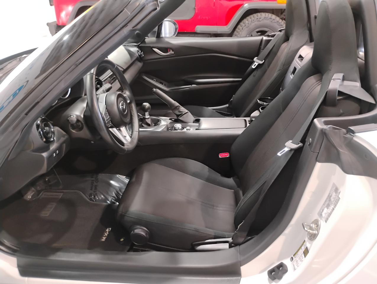 Mazda MX-5 Miata Sport 6AT 2021