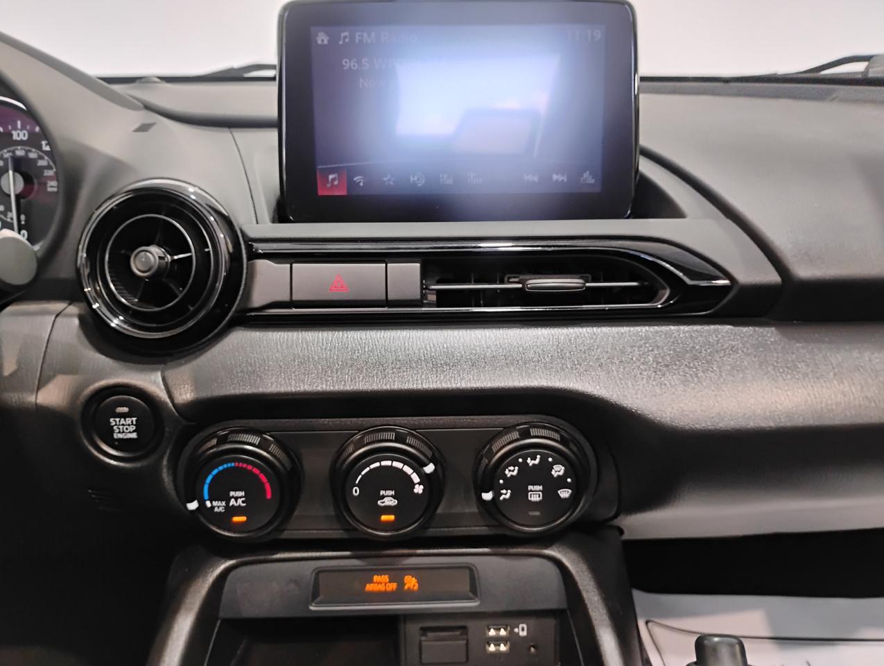 Mazda MX-5 Miata Sport 6AT 2021
