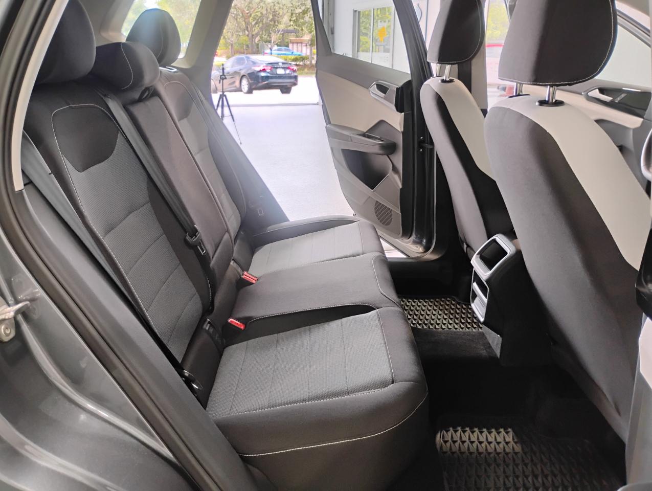 Volkswagen Taos S 4MOTION 2025