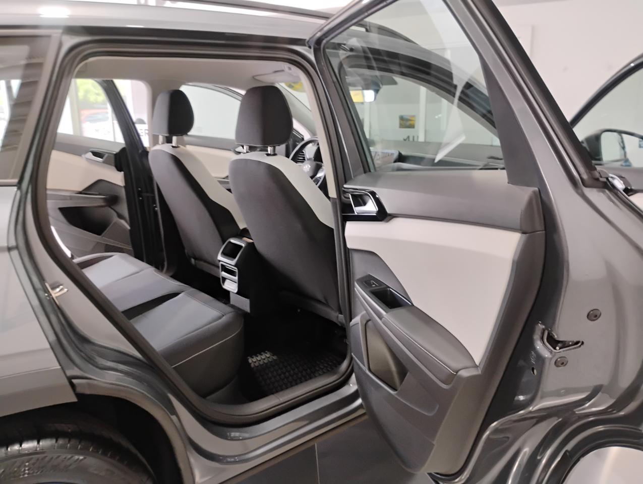 Volkswagen Taos S 4MOTION 2025