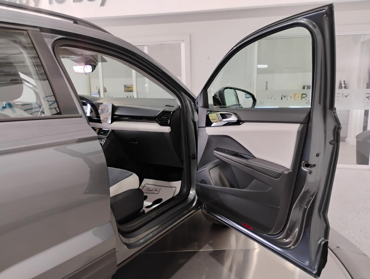 Volkswagen Taos S 4MOTION 2025