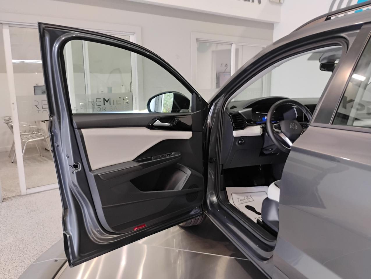 Volkswagen Taos S 4MOTION 2025