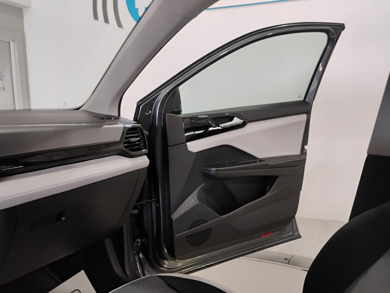 Volkswagen Taos S 4MOTION 2025