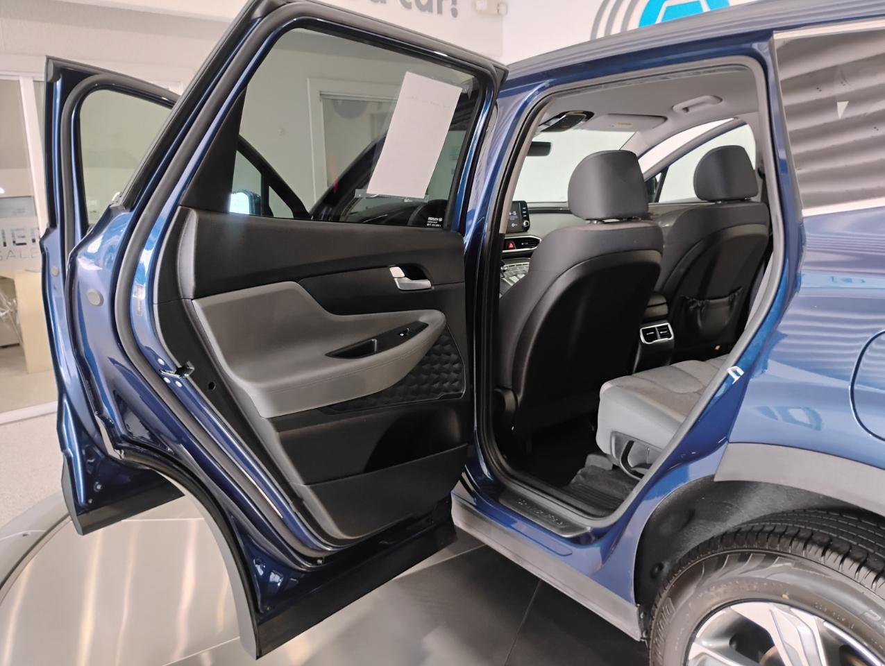 Hyundai Santa Fe SE 2021