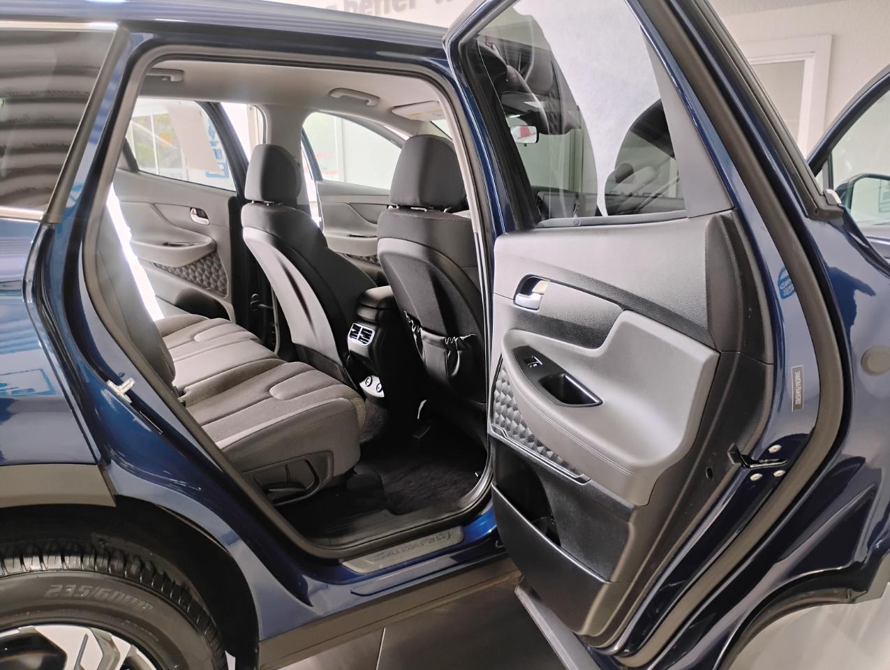 Hyundai Santa Fe SE 2021