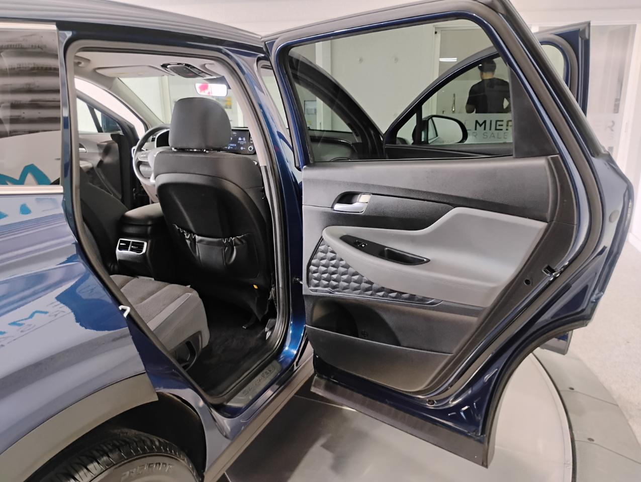 Hyundai Santa Fe SE 2021