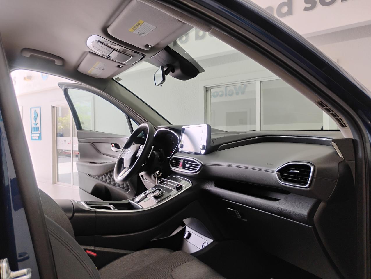 Hyundai Santa Fe SE 2021