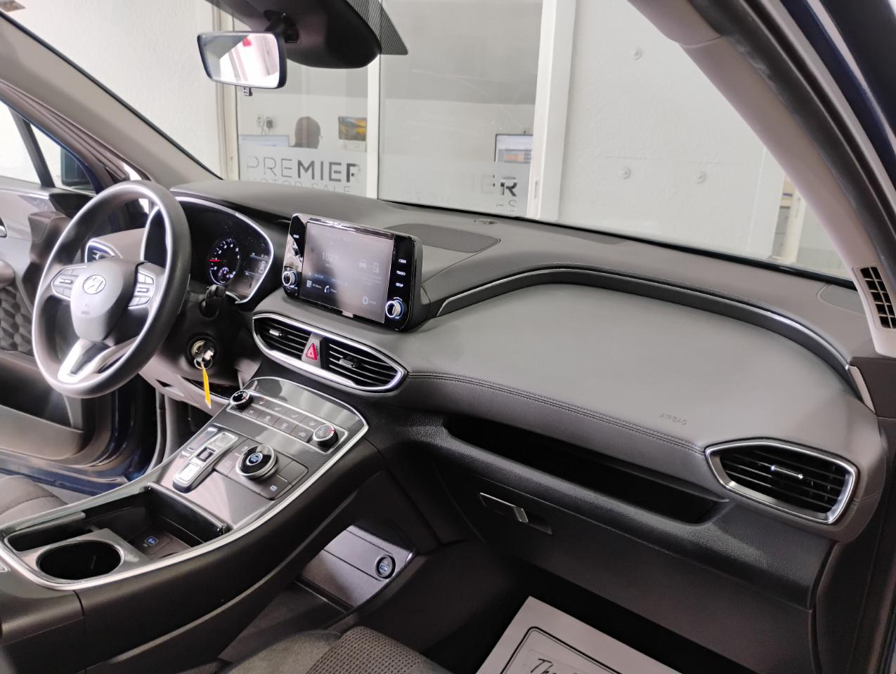 Hyundai Santa Fe SE 2021