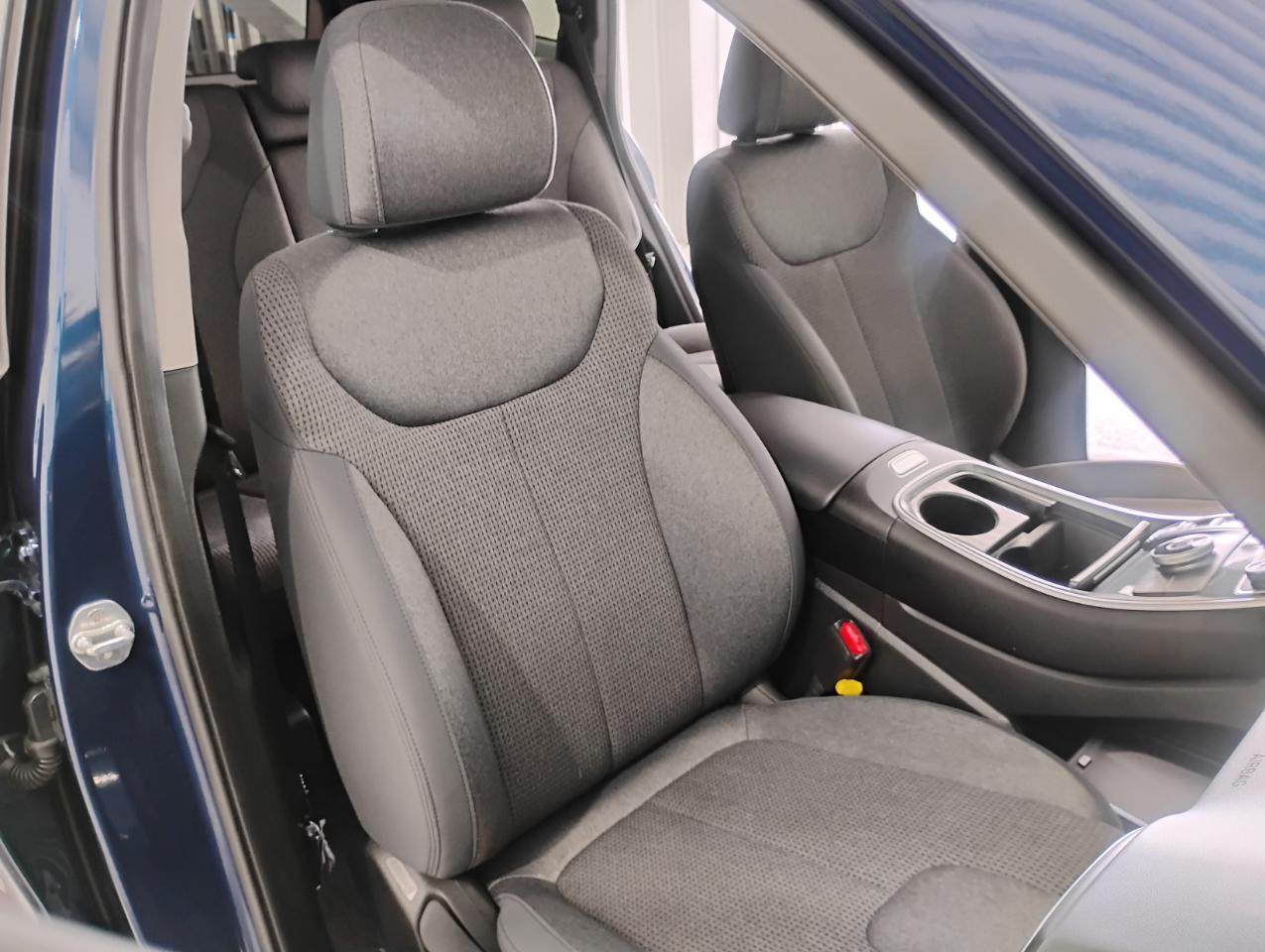 Hyundai Santa Fe SE 2021