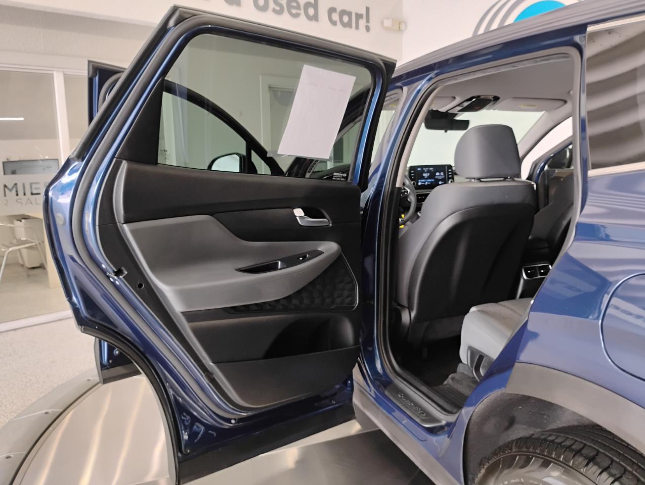 Hyundai Santa Fe SE 2021