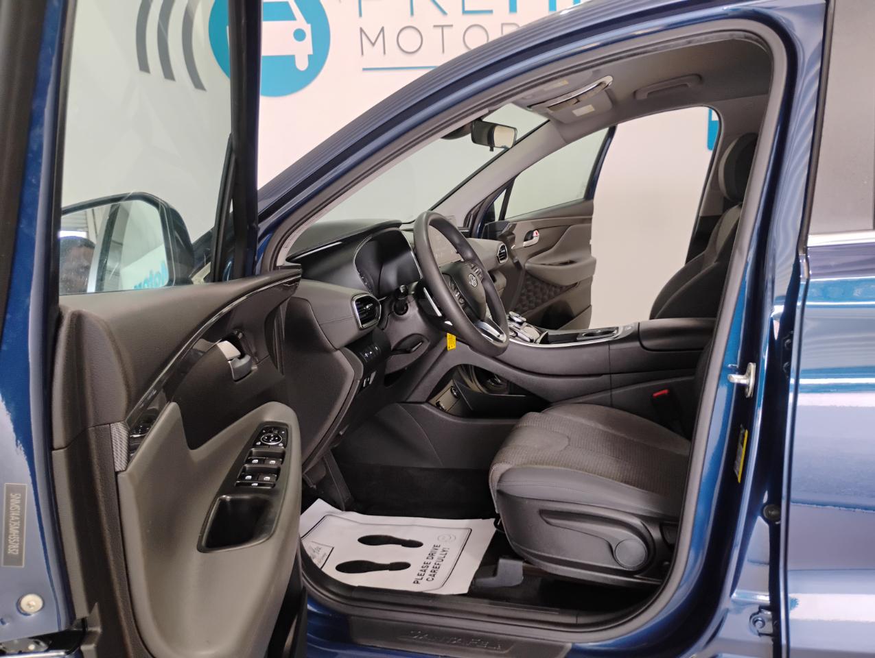 Hyundai Santa Fe SE 2021