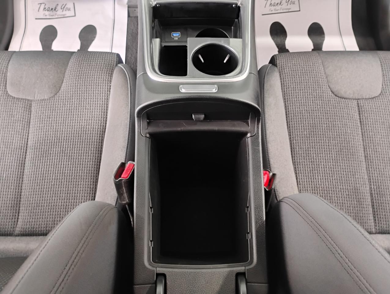 Hyundai Santa Fe SE 2021