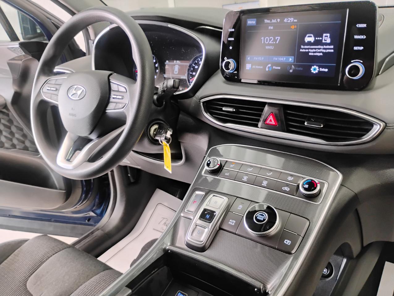 Hyundai Santa Fe SE 2021