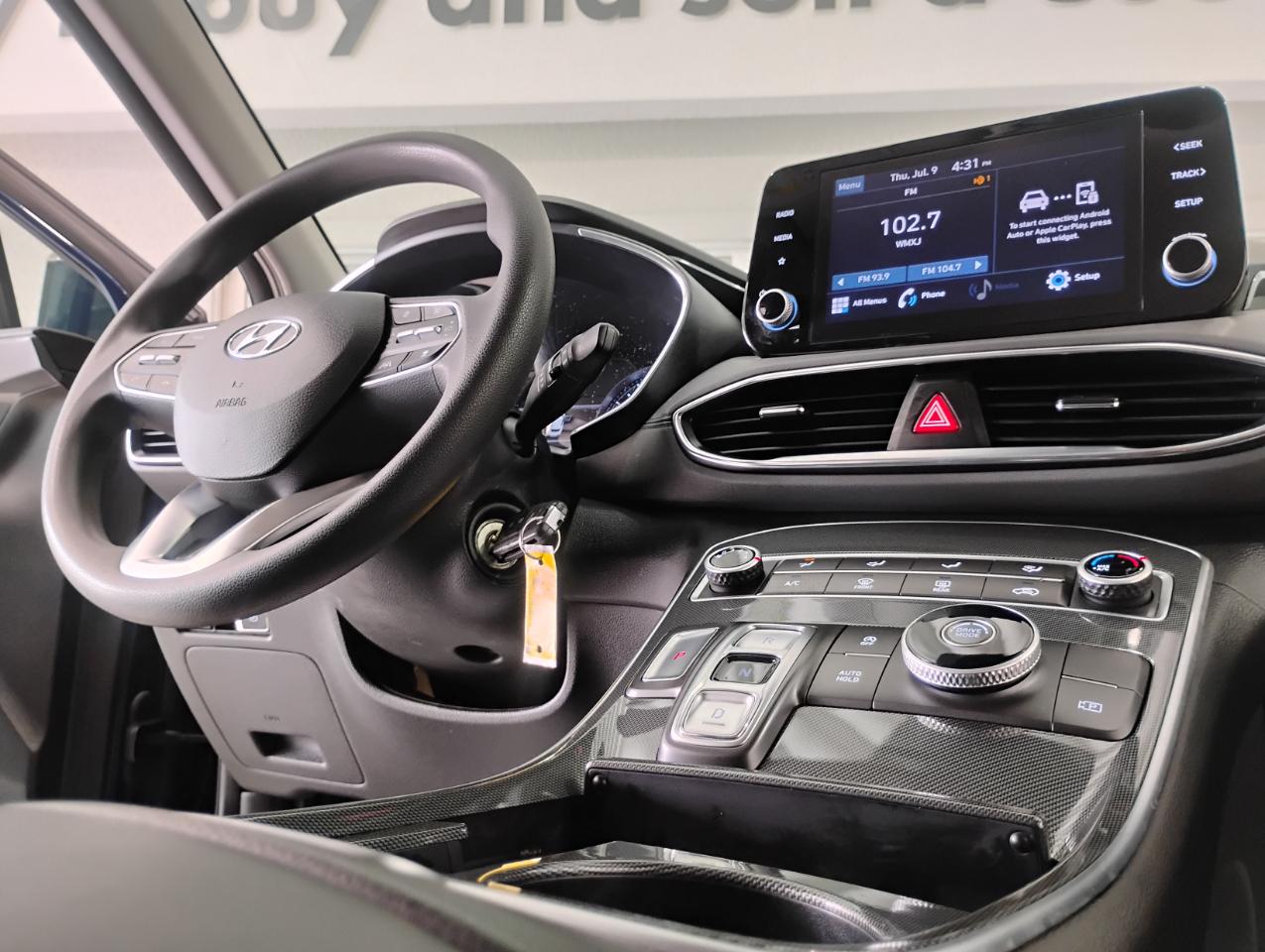 Hyundai Santa Fe SE 2021