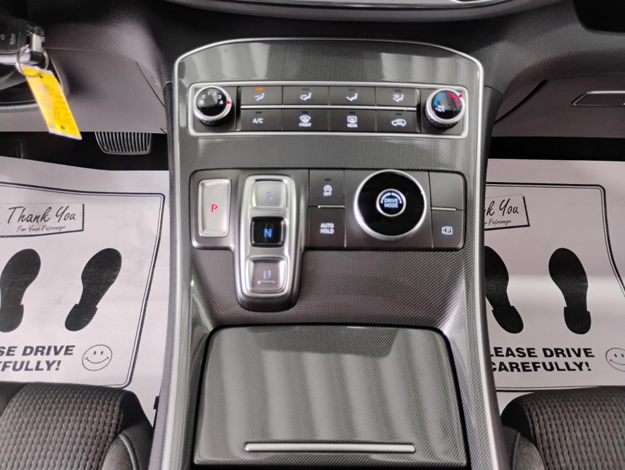 Hyundai Santa Fe SE 2021