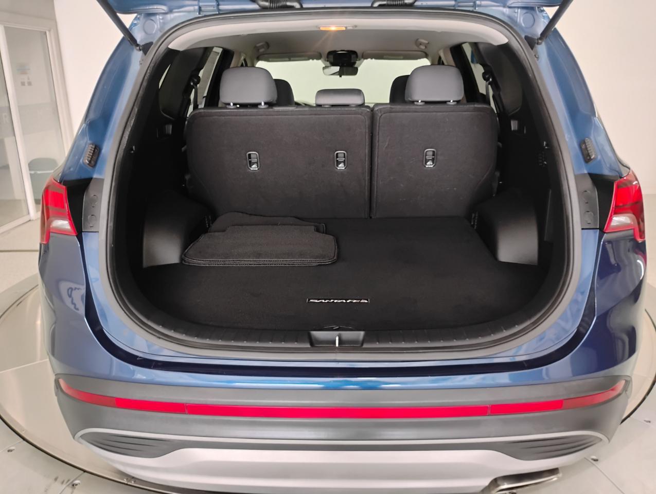 Hyundai Santa Fe SE 2021