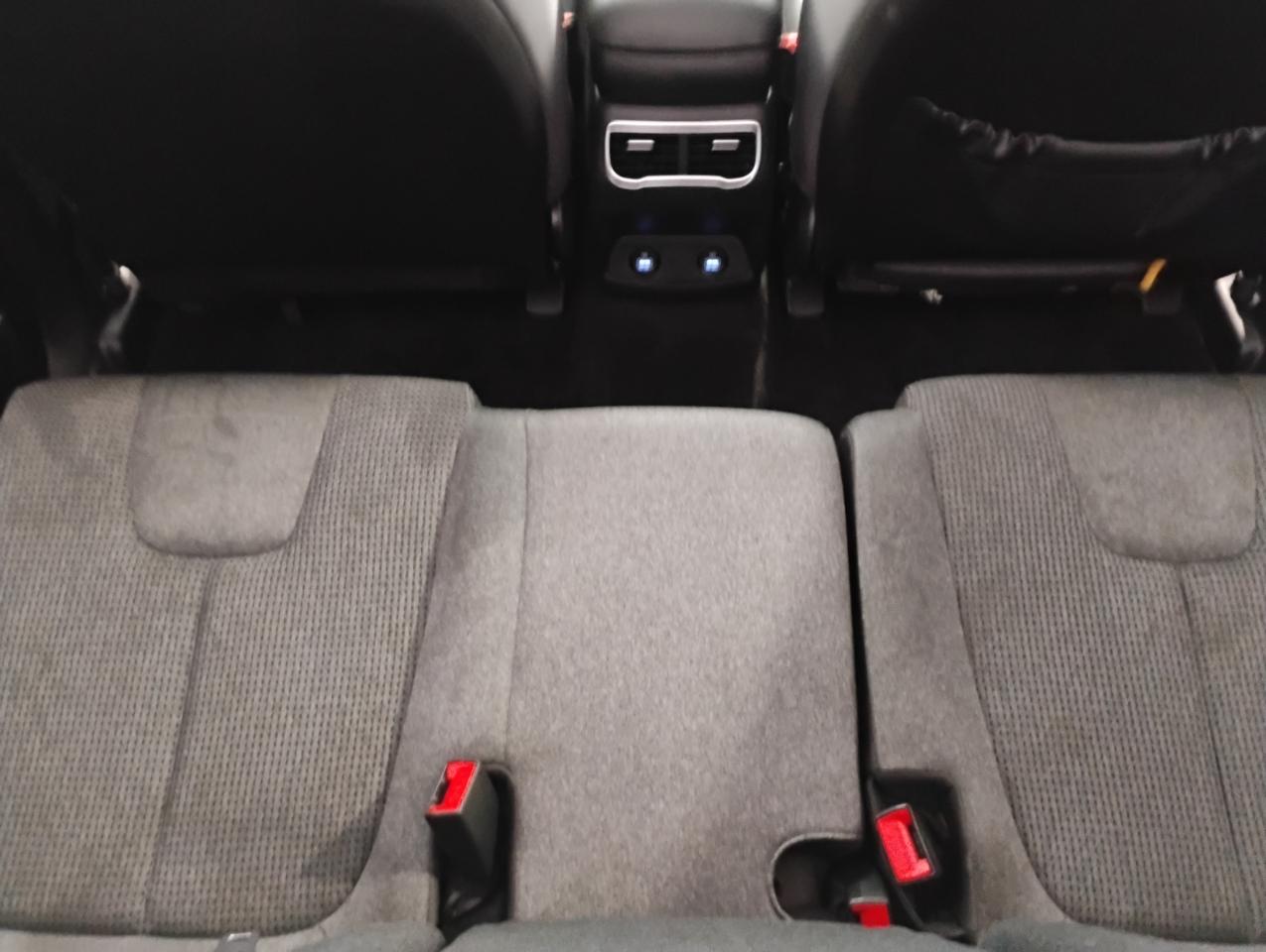 Hyundai Santa Fe SE 2021