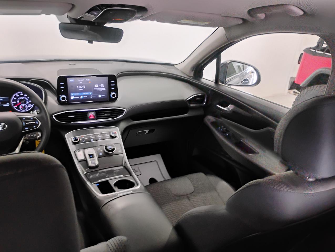 Hyundai Santa Fe SE 2021