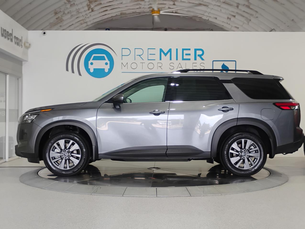 Nissan Pathfinder SV 2025