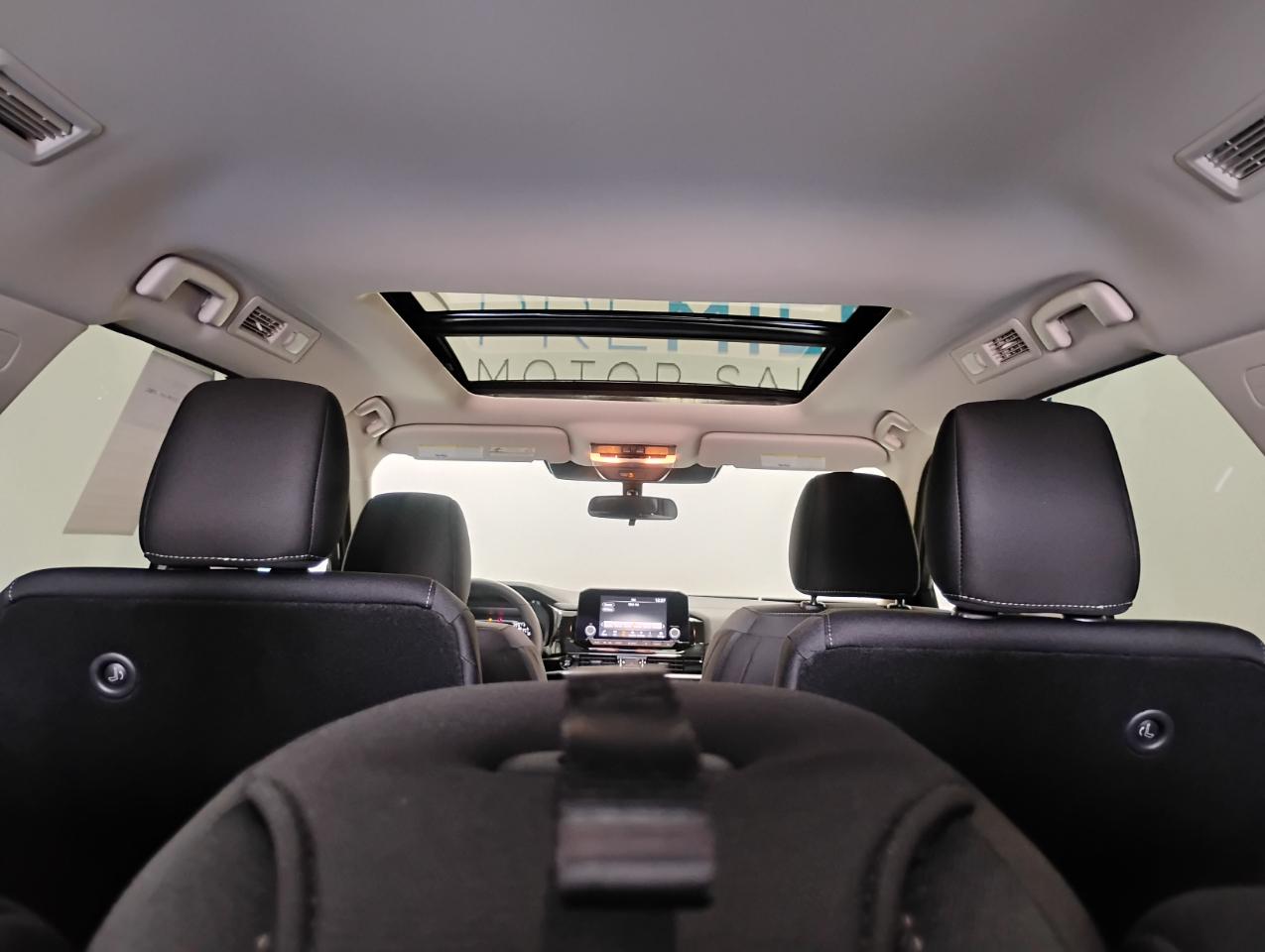 Nissan Pathfinder SV 2025