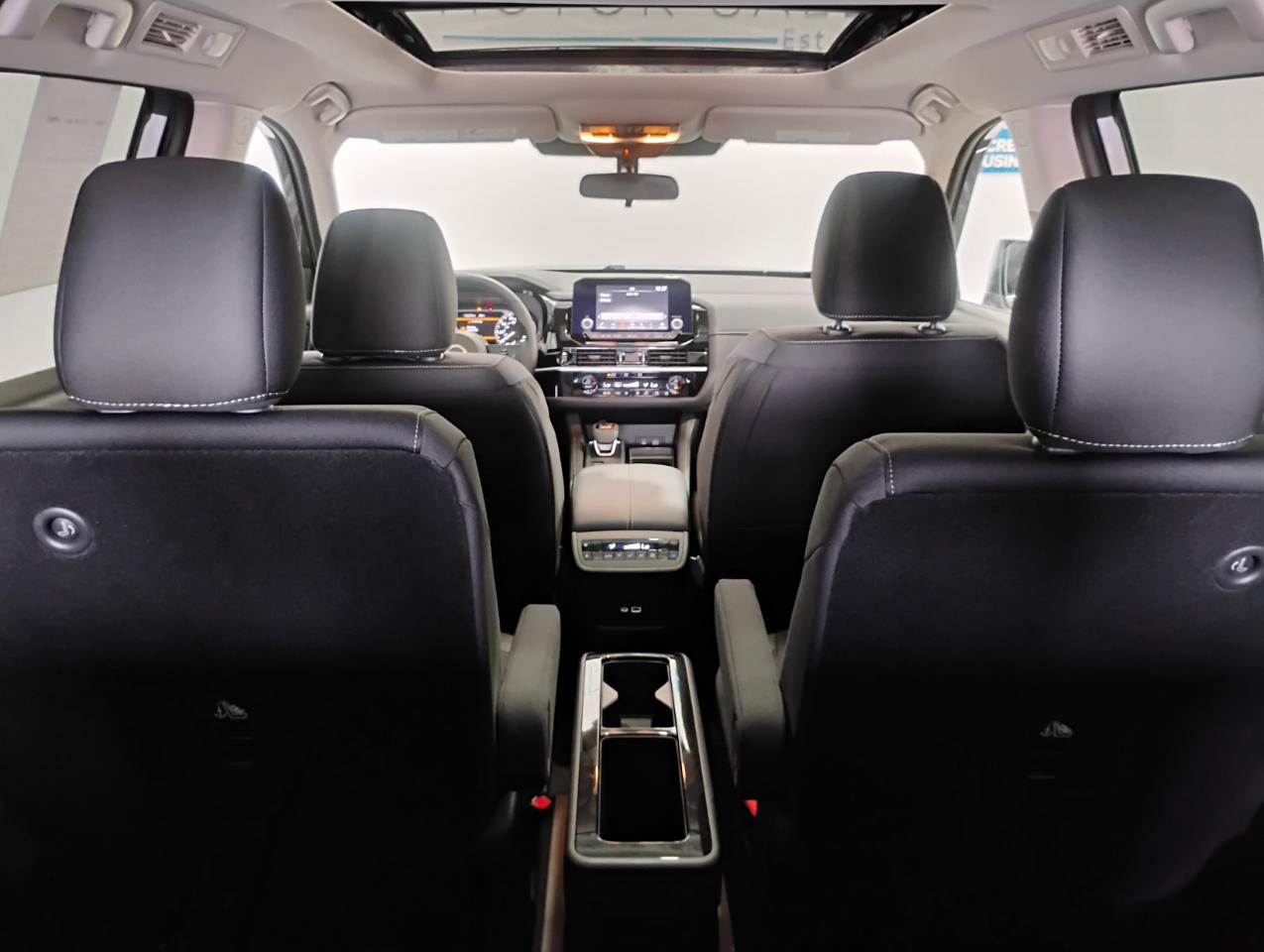 Nissan Pathfinder SV 2025