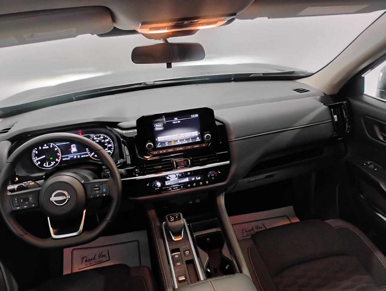 Nissan Pathfinder SV 2025