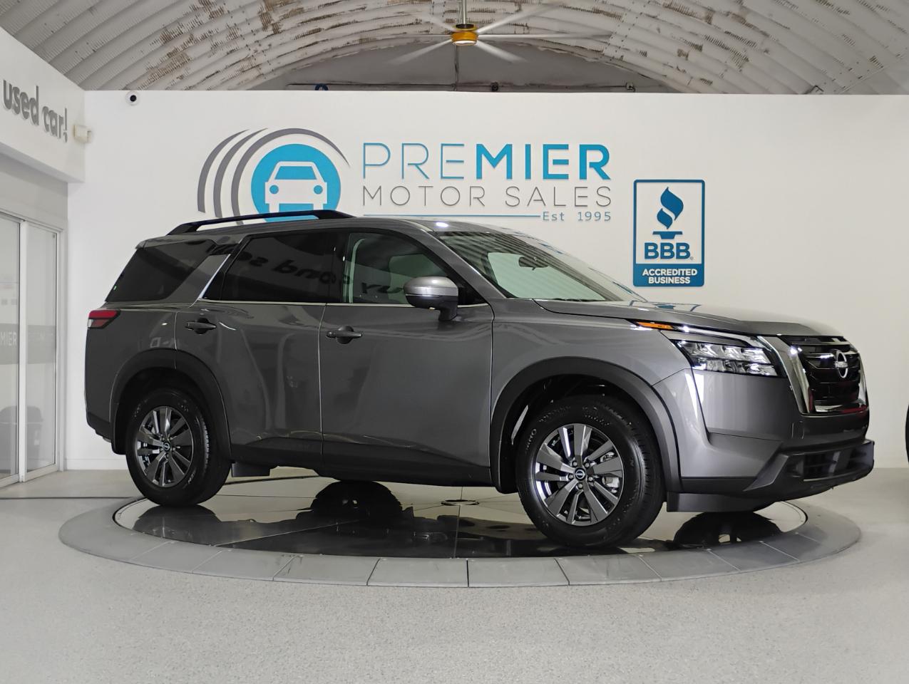 Nissan Pathfinder SV 2025