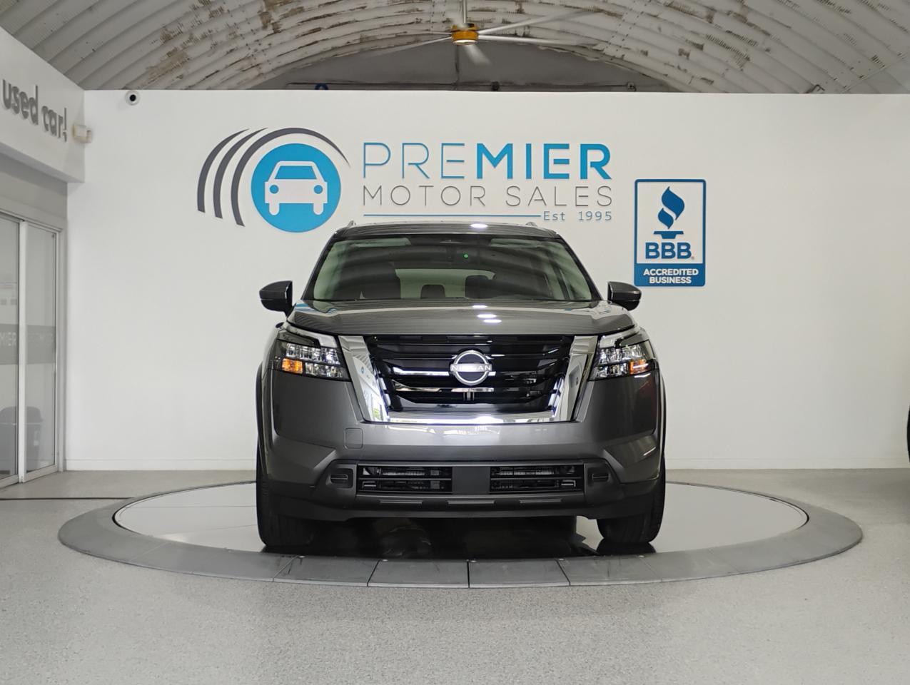 Nissan Pathfinder SV 2025