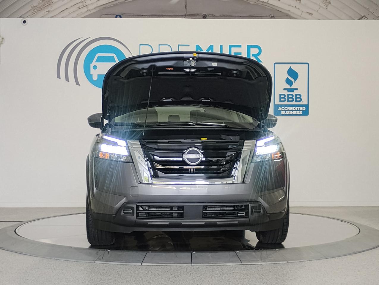 Nissan Pathfinder SV 2025