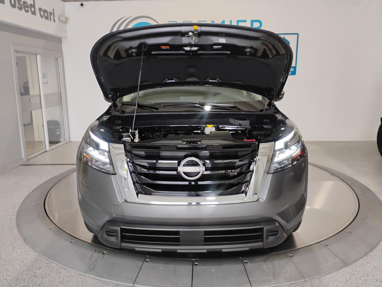 Nissan Pathfinder SV 2025