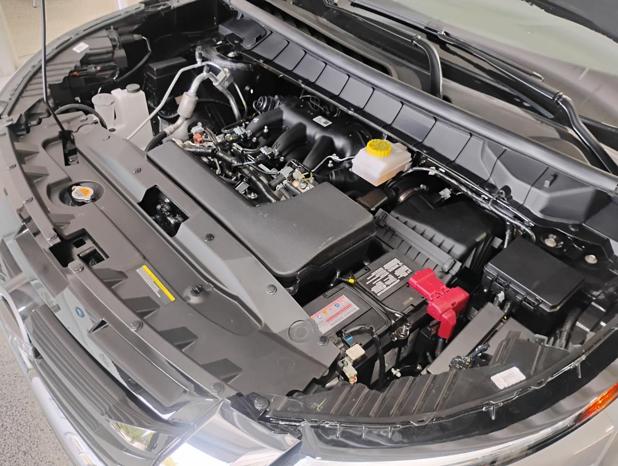 Nissan Pathfinder SV 2025