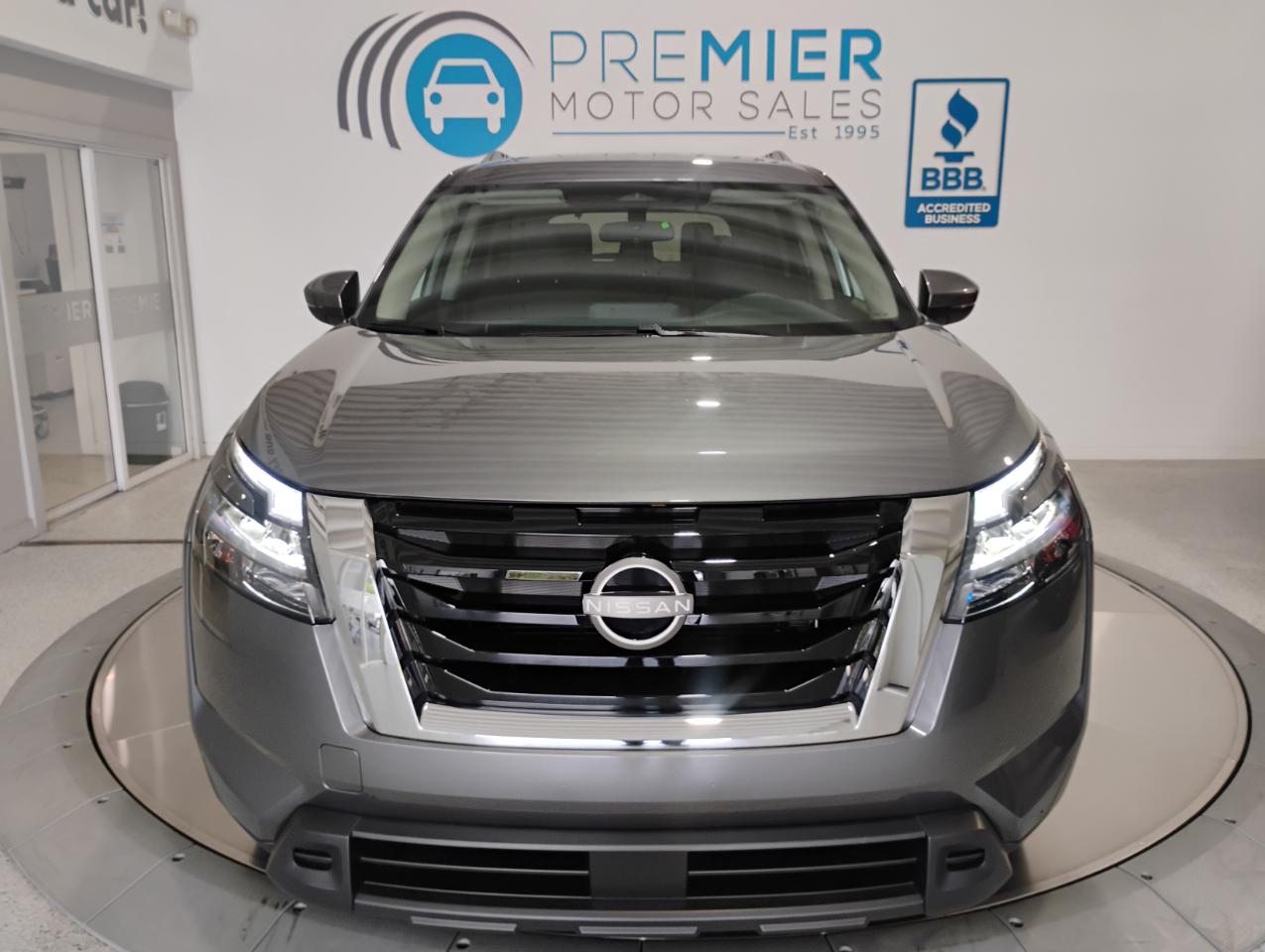 Nissan Pathfinder SV 2025
