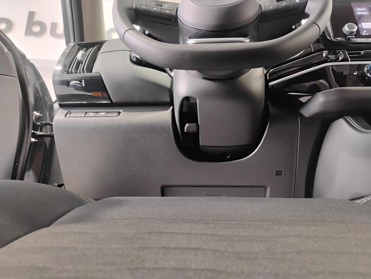 Nissan Pathfinder SV 2025