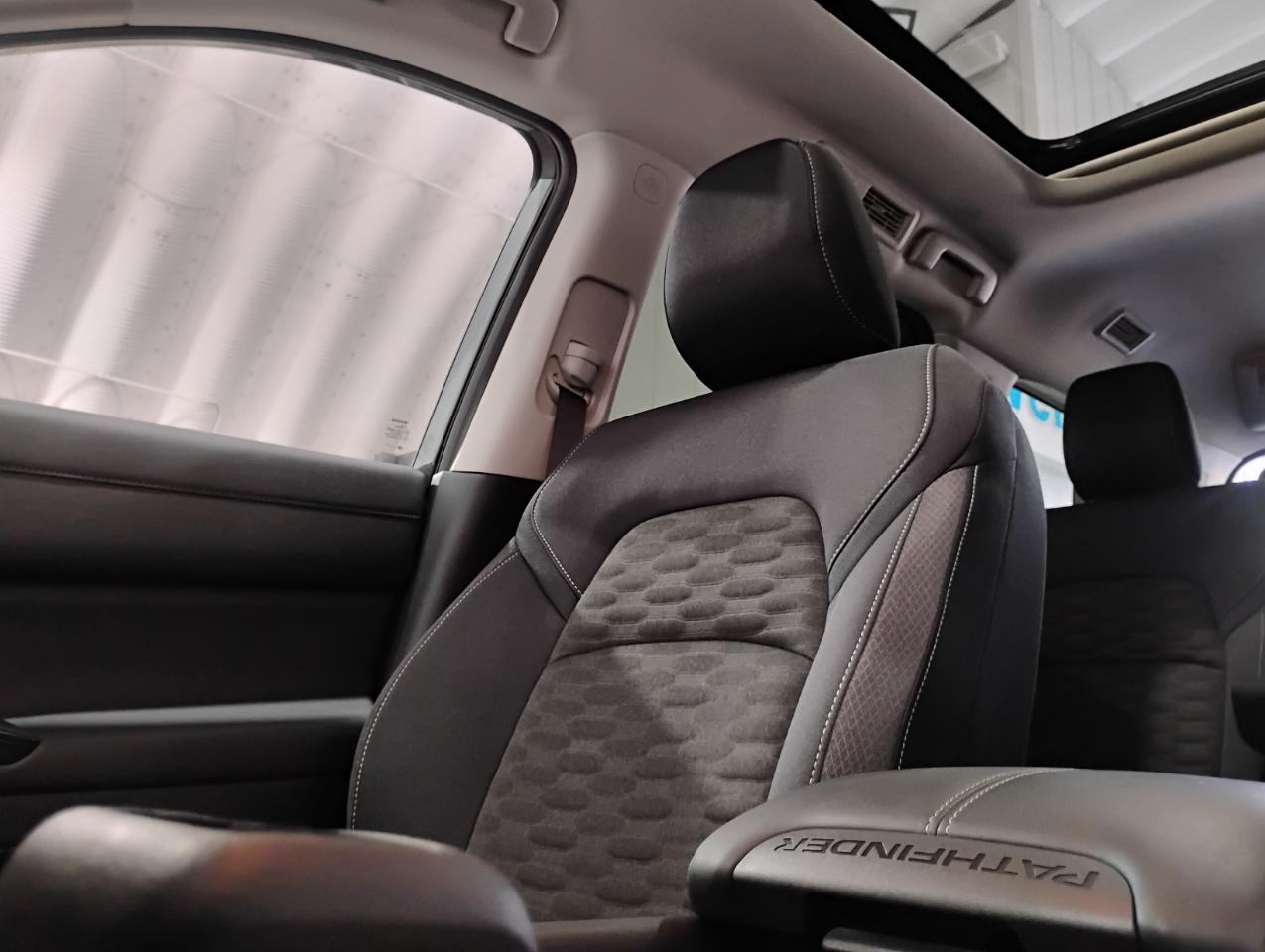Nissan Pathfinder SV 2025