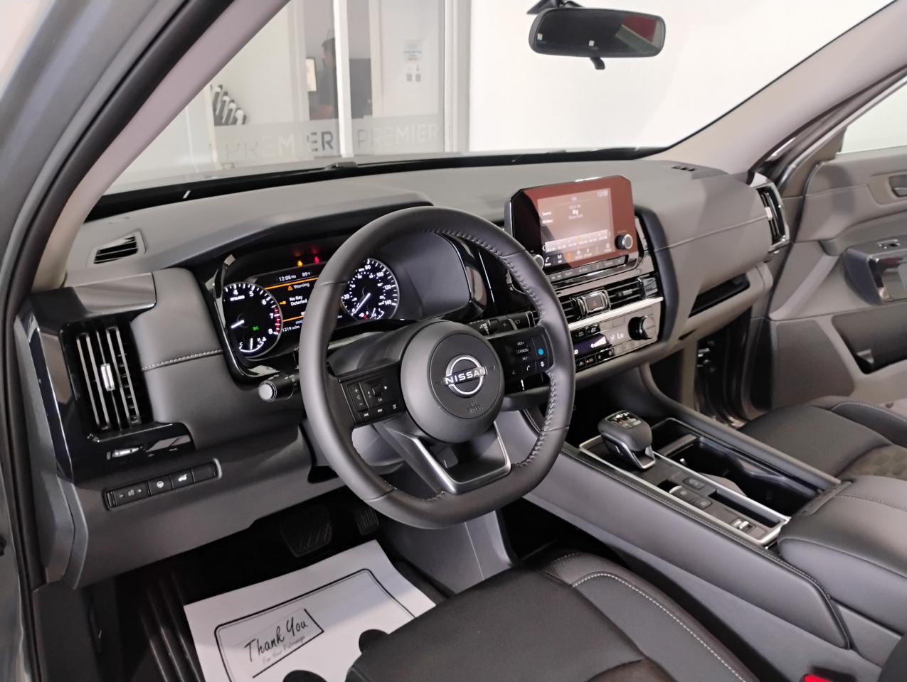 Nissan Pathfinder SV 2025