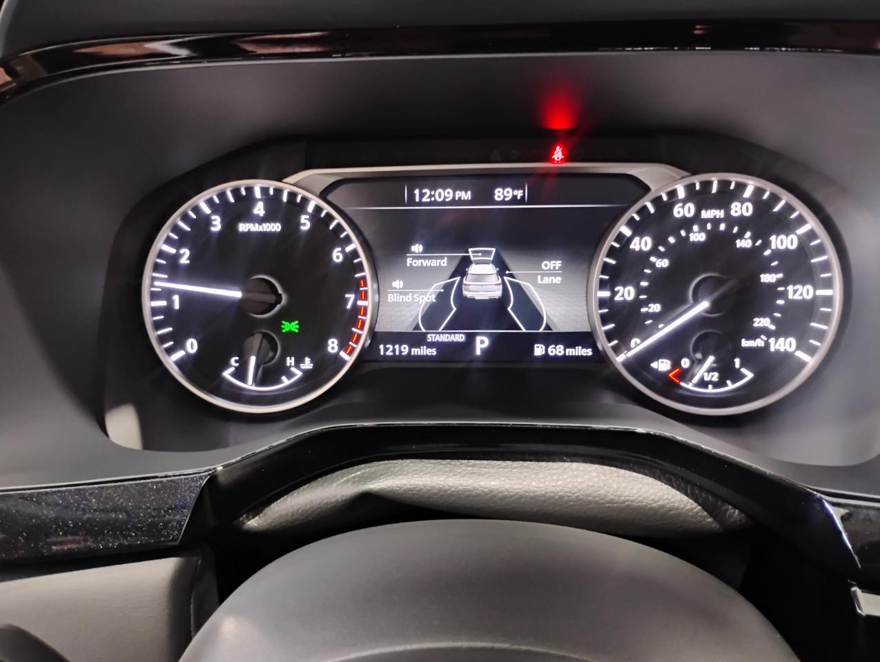 Nissan Pathfinder SV 2025