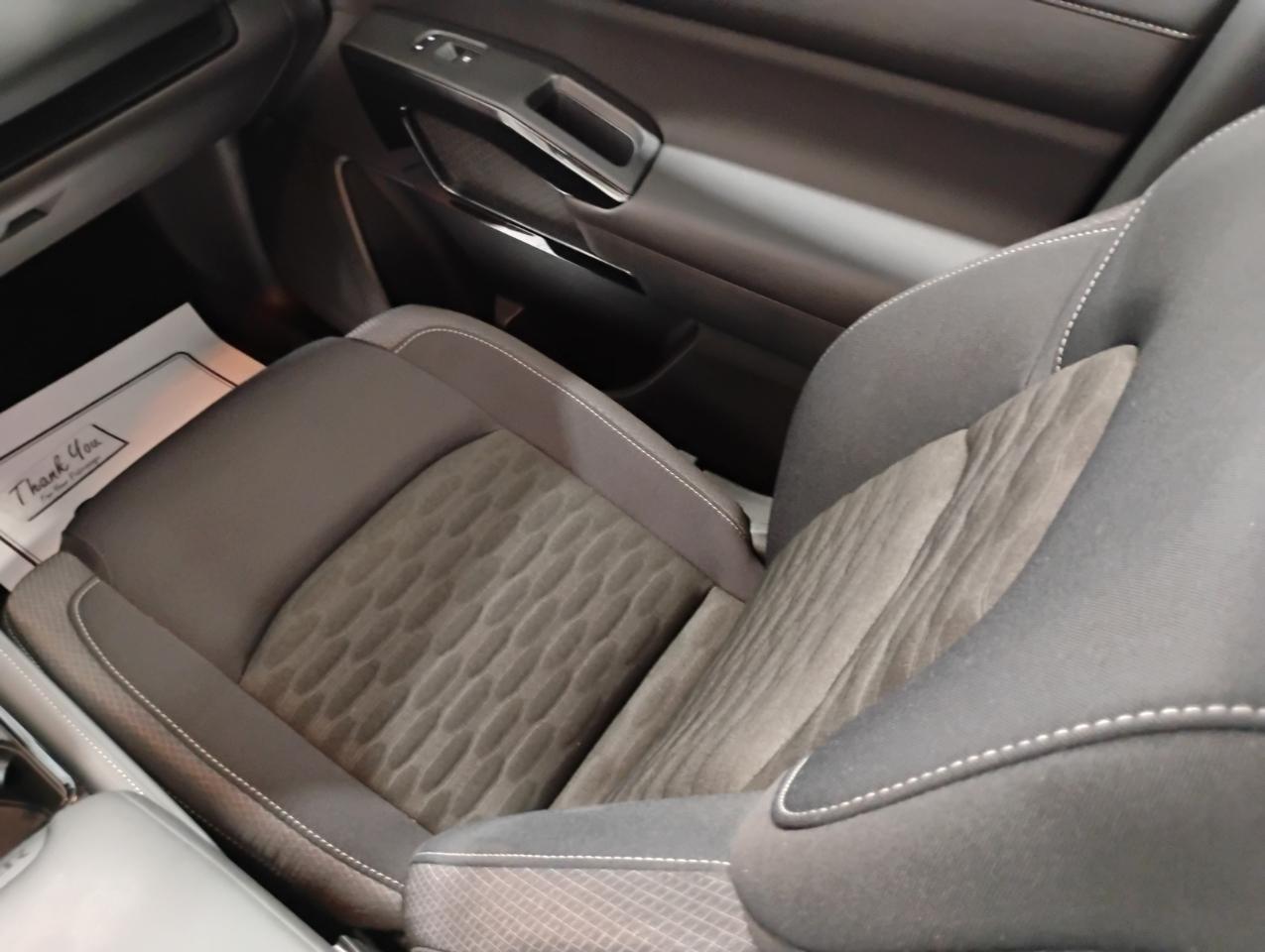 Nissan Pathfinder SV 2025