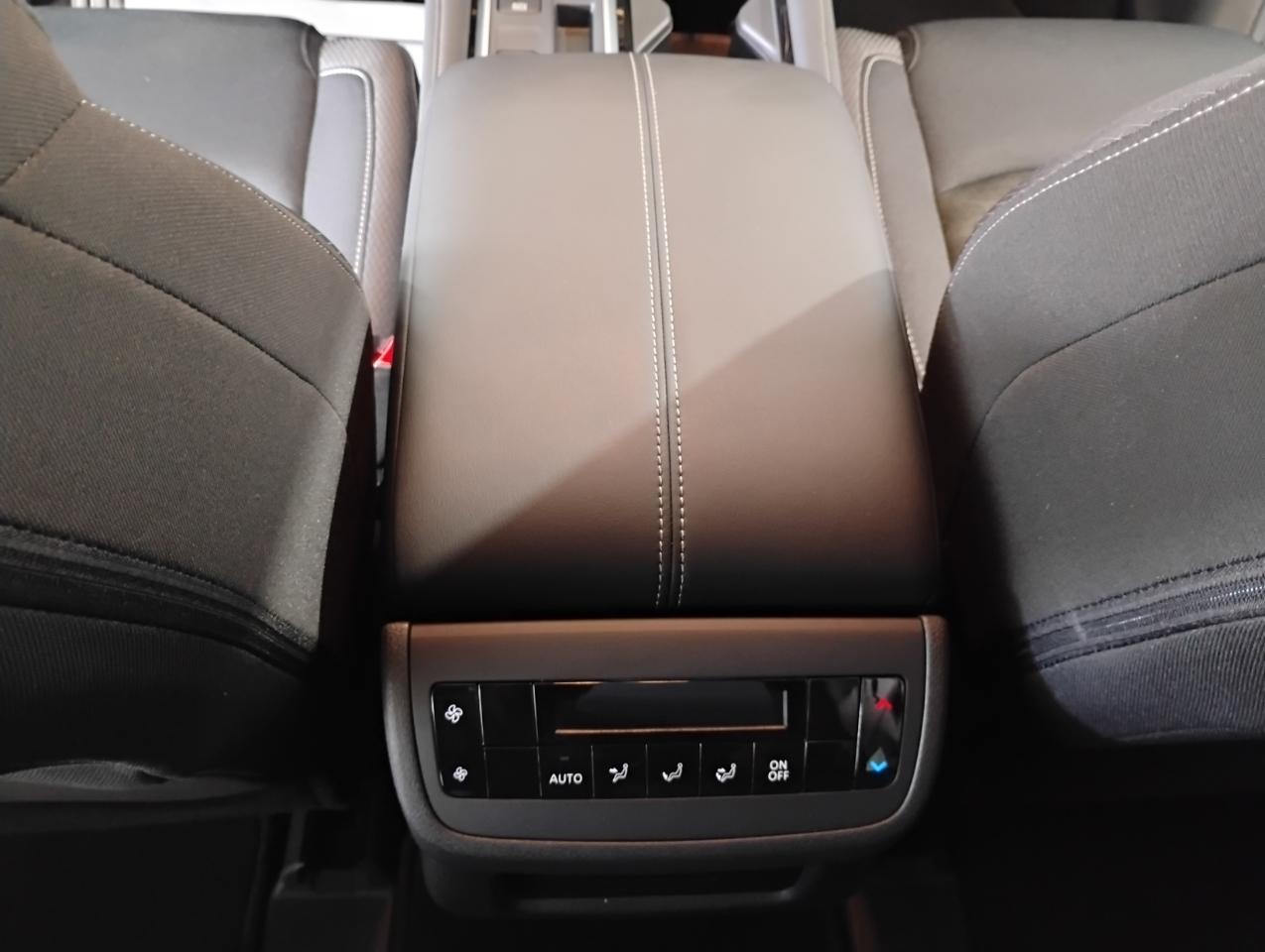 Nissan Pathfinder SV 2025