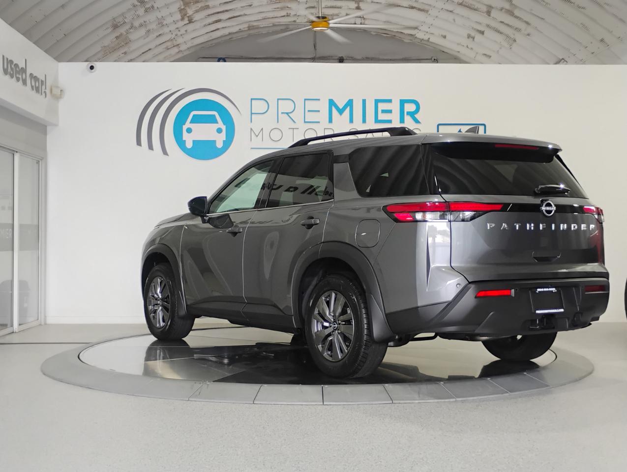 Nissan Pathfinder SV 2025