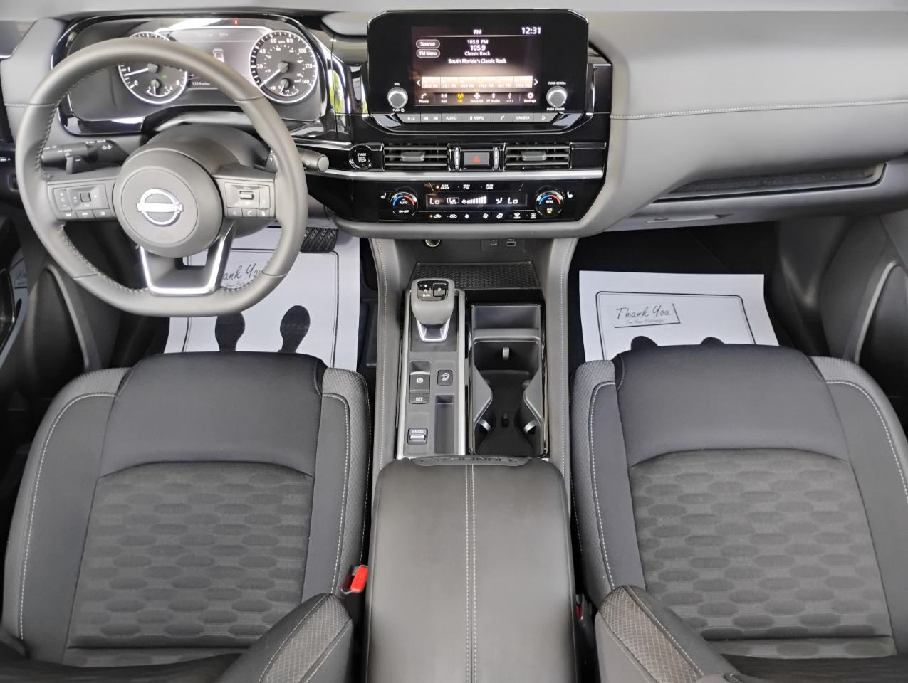 Nissan Pathfinder SV 2025