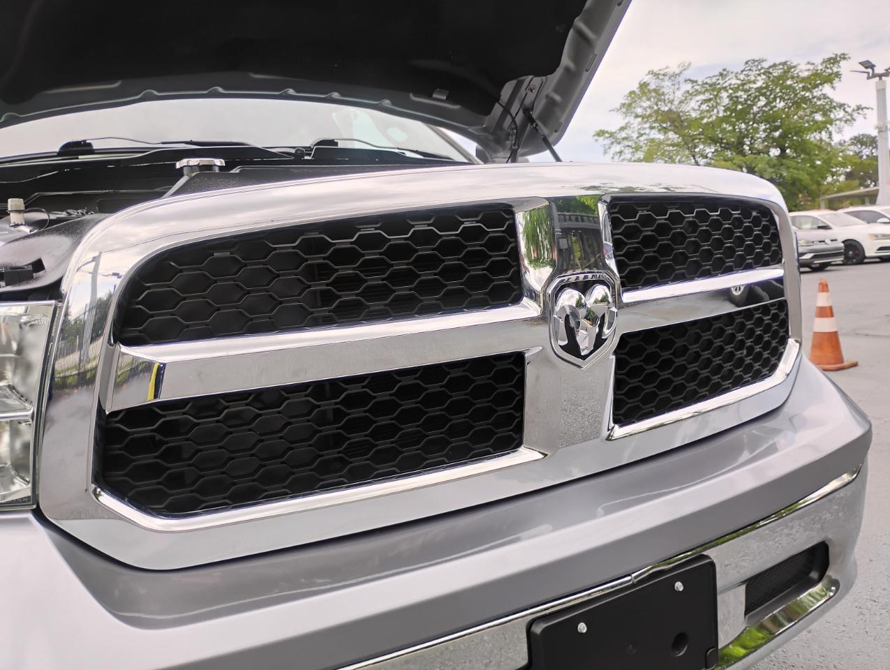RAM 1500 Classic Tradesman Crew Cab SWB 2WD 2022