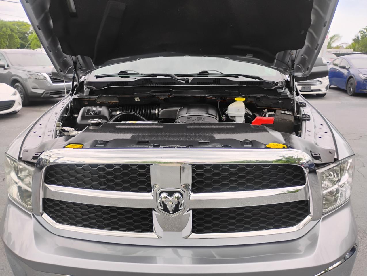 RAM 1500 Classic Tradesman Crew Cab SWB 2WD 2022