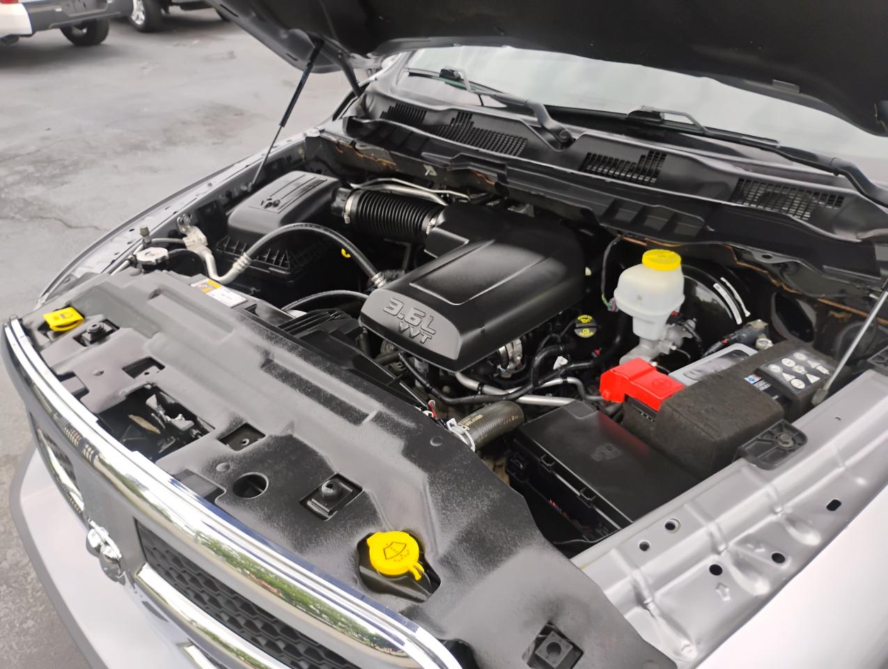 RAM 1500 Classic Tradesman Crew Cab SWB 2WD 2022