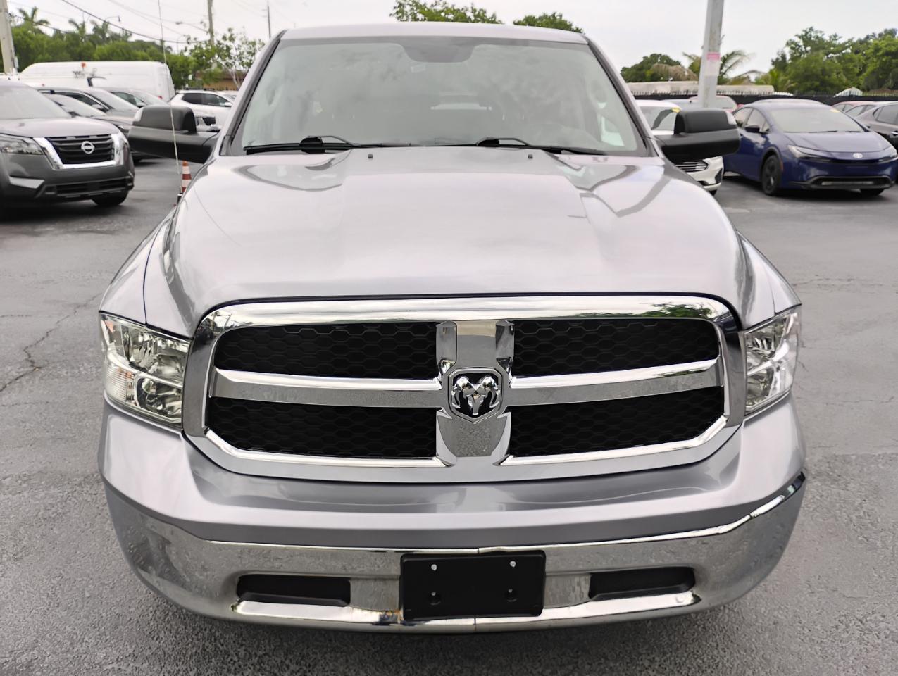 RAM 1500 Classic Tradesman Crew Cab SWB 2WD 2022