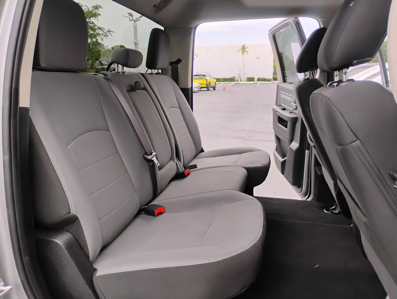 RAM 1500 Classic Tradesman Crew Cab SWB 2WD 2022